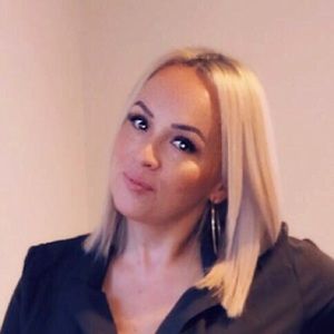 Meet your Posher, Yolanda